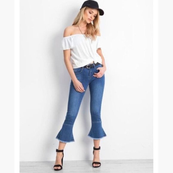 Chelsea & Violet High Rise Flared Hem Crop Jeans Distressed Frayed Size 25 - Picture 2 of 11